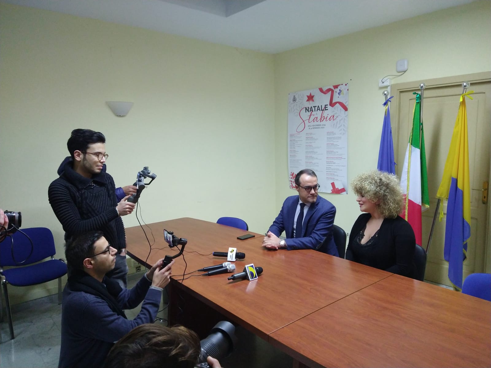 stop all’esibizione di sonia mosca con clementino