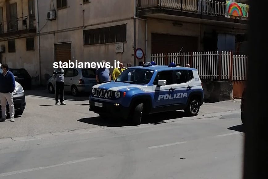 inseguimento con spari a via napoli: c’è un fermato. e’ caccia all’altro uomo scappato con la moto