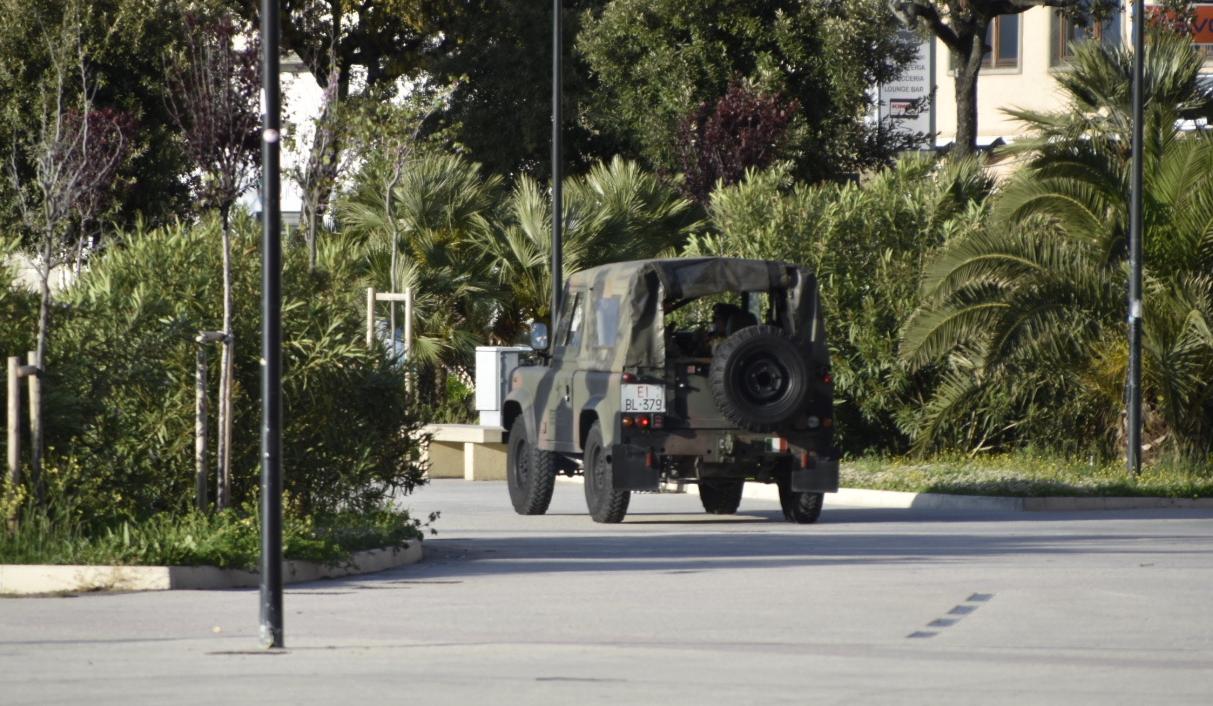 Guerra ai runner, villa comunale blindata. Scende in campo l'esercito 1 guerra ai runner
