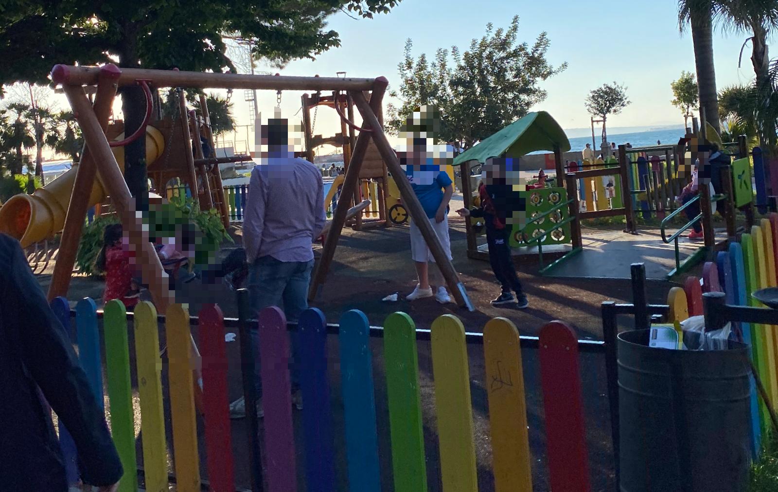 Villa Comunale presa d’assalto e assenza di controlli: inizia così la fase 2 a Castellammare 3 villa comunale presa d’assalto e assenza di controlli: inizia così la fase 2 a castellammare