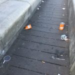 Fase 2, a Castellammare ritorna la movida incivile: rifiuti sparsi sulle panchine della Villa Comunale (FOTO) 5 fase 2