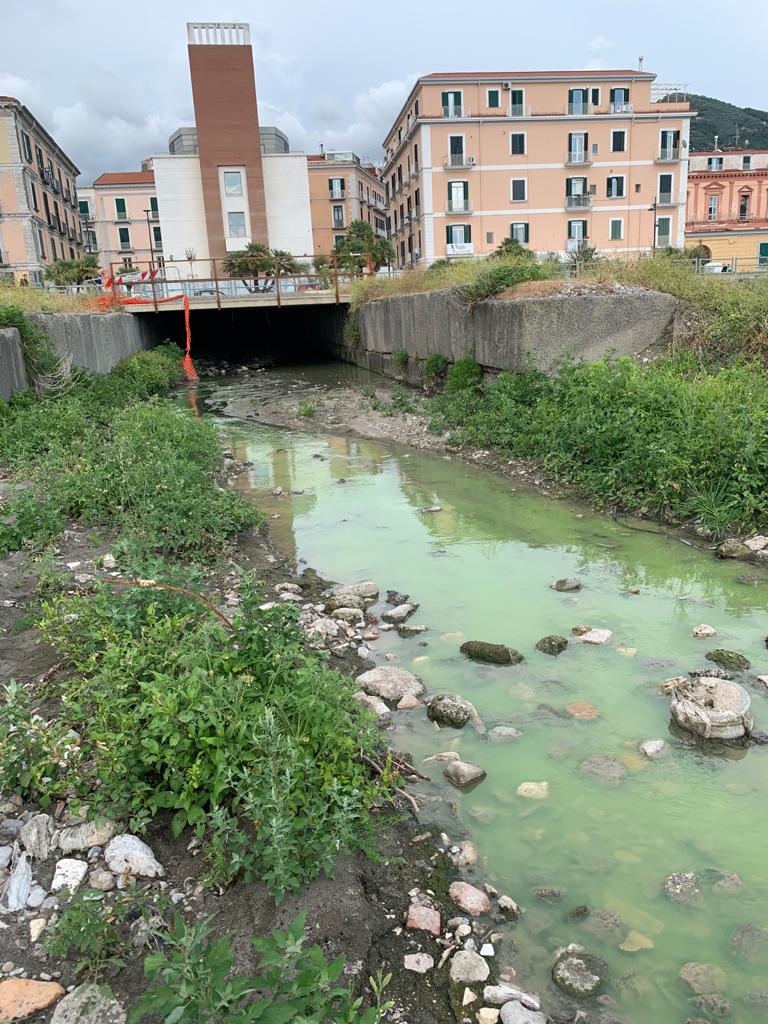 il rivo cannetiello diventa verde… ma è solo colorante per i lavori