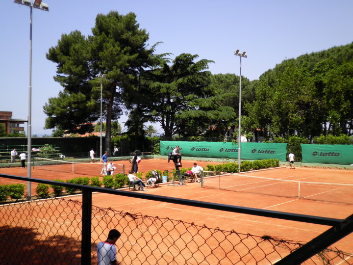 Terme, vendita-spezzatino: all'asta i campi da tennis per 320mila euro 3 terme