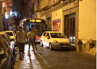 Bus bloccato da auto in divieto di sosta: traffico in tilt a Via Nocera 76 notizie castellammare