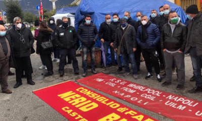 Meridbulloni, decimo giorno di presidio: arrivano gli operai della Whirlpool di Napoli 7 Vigili del Fuoco