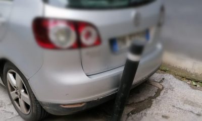 paletti anti-sosta selvaggia appena installati e già divelti