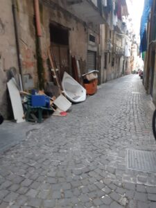 Discariche e degrado, il tour «horror» nel centro antico dimenticato 2 discariche e degrado