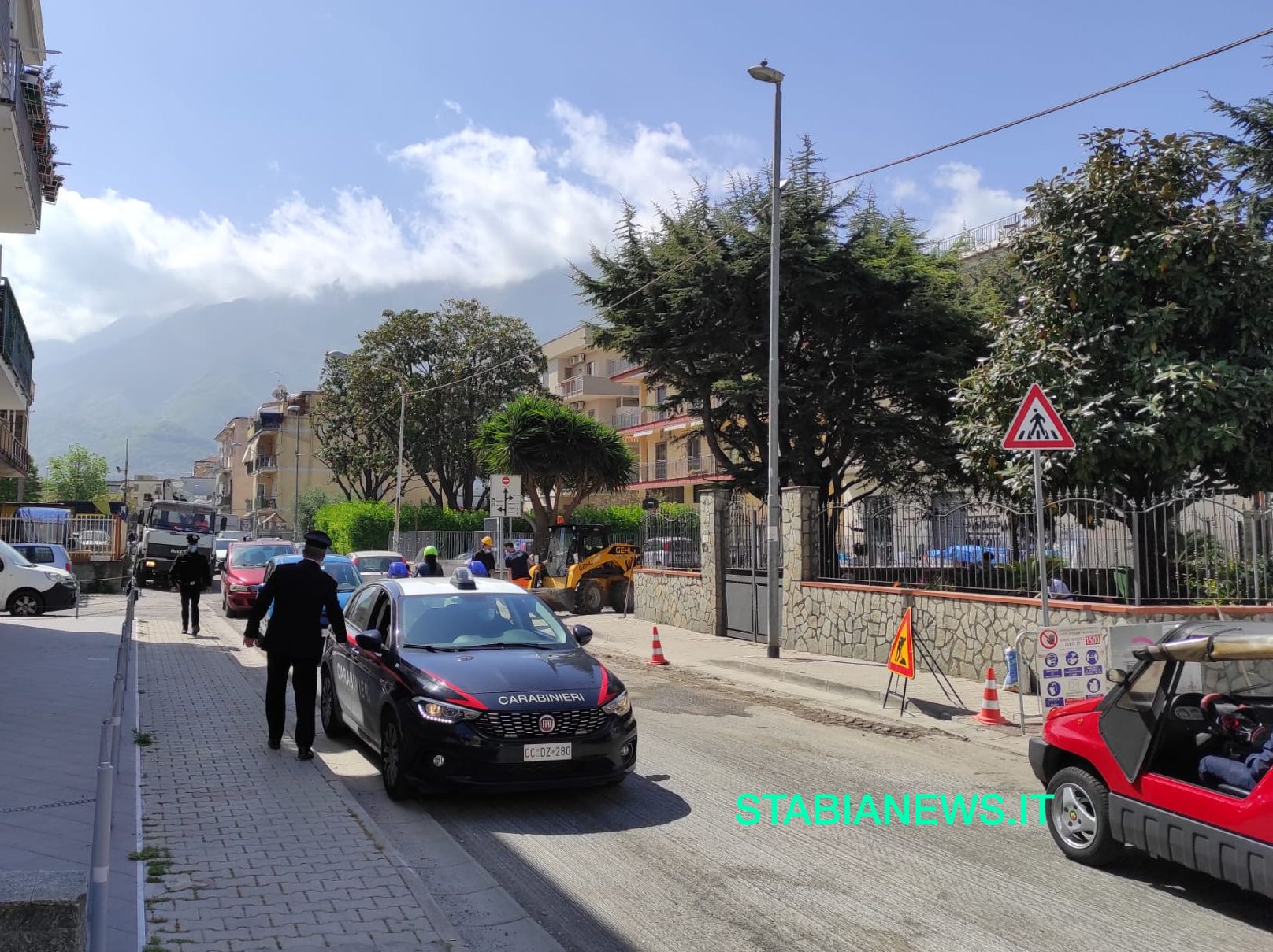 caos in via napoli per i lavori di rifacimento dell’asfalto: traffico in tilt