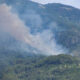 Brucia la montagna a Gragnano, richiesto l'intervento aereo 24 Vasto incendio a Gragnano.  Fiamme avvolgono il monte Pendolo.