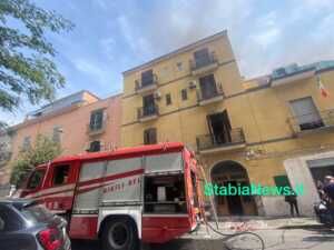 A fuoco un'abitazione in pieno centro, cane intrappolato in casa 4 a fuoco un’abitazione in pieno centro