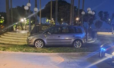 Senza patente, perde il controllo dell'auto e si schianta contro la Cassa Armonica 37 notizie castellammare