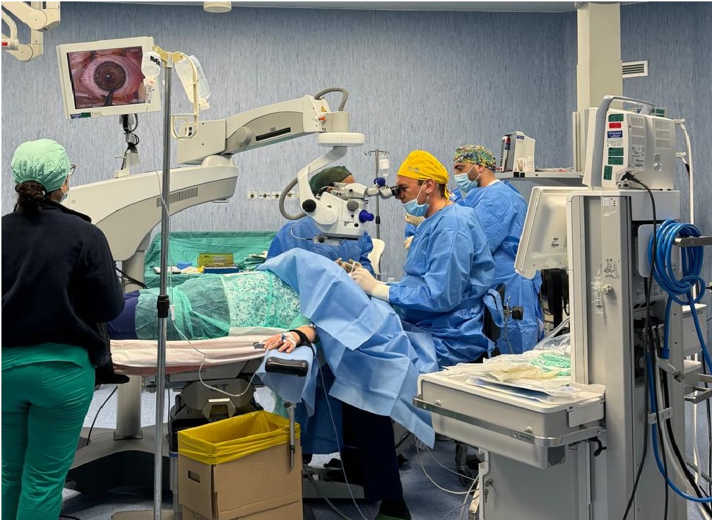 Trapianto di cornea all'avanguardia, così ritorna la vista a una ragazza stabiese di 25 anni 1 cornea