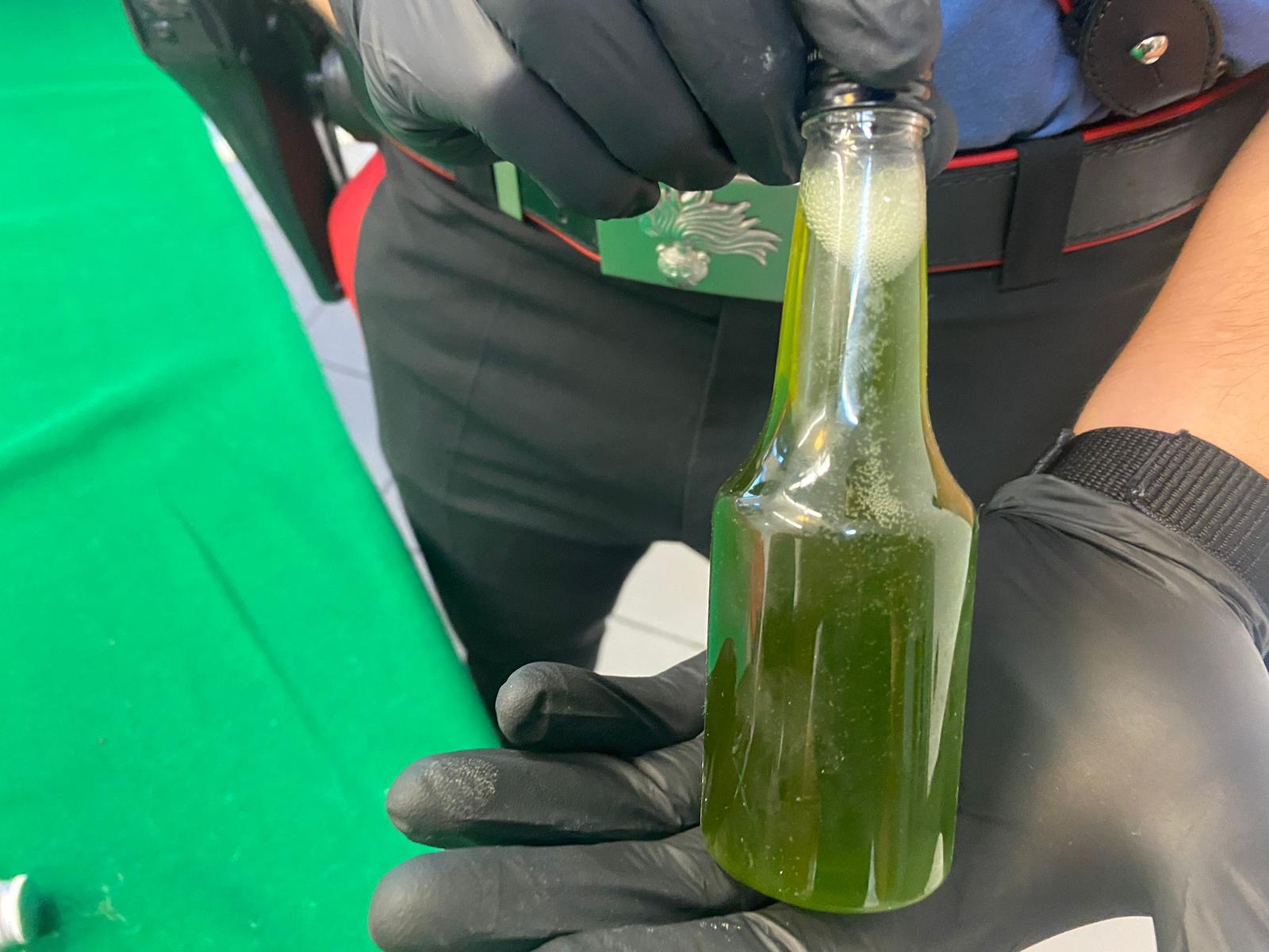 Sant’Antonio Abate, liquore alla marijuana e svapo stupefacente a casa di un ventiquattrenne 10 Castellammare