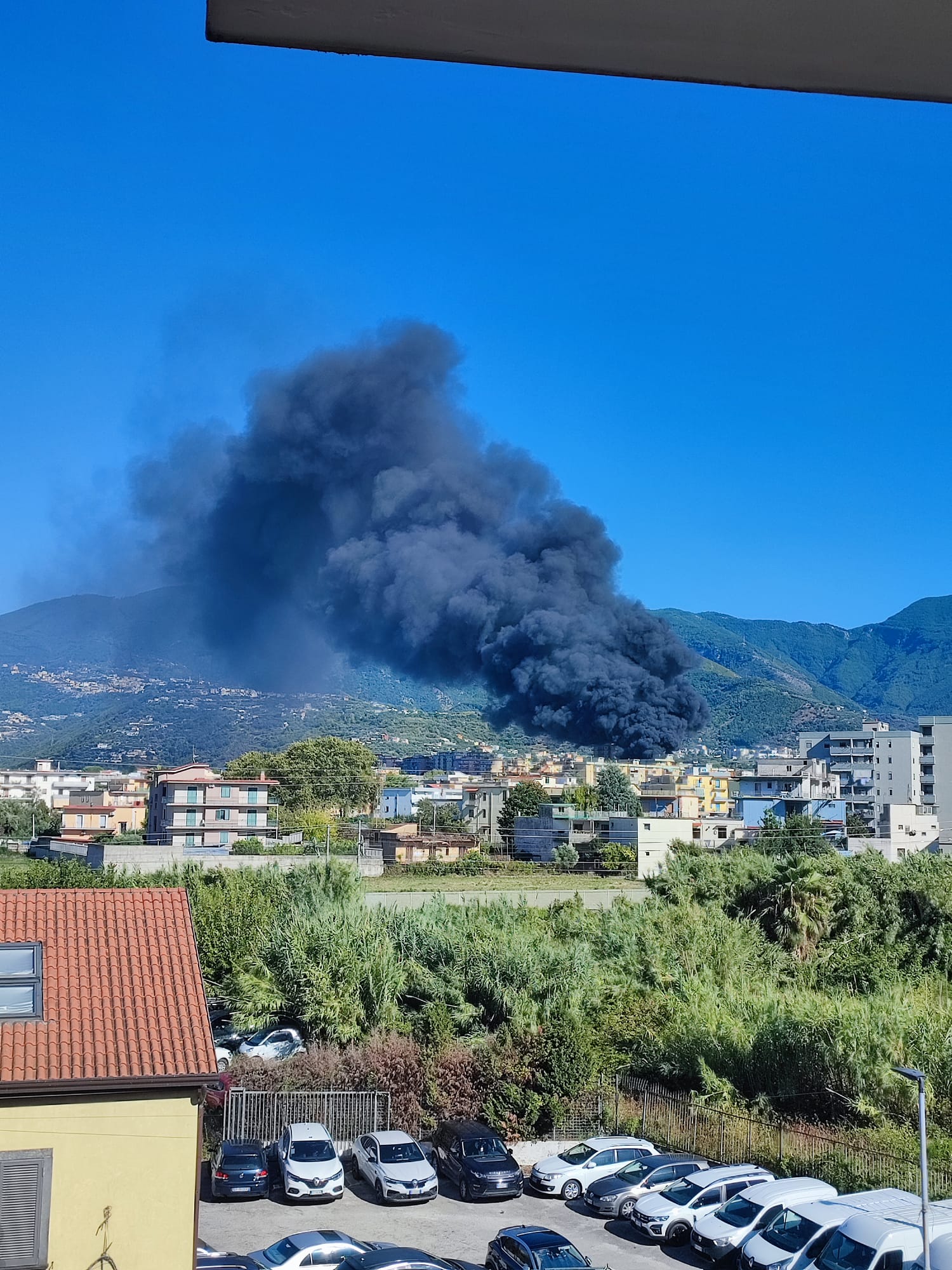 Incendio a Castellammare la Statale resta ancora chiusa 1 castellammare