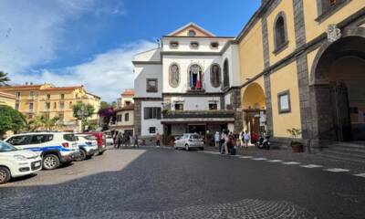 Chiosco di frutta abusivo a Castellammare. Sequestri e sanzioni di Municipale e Carabinieri
